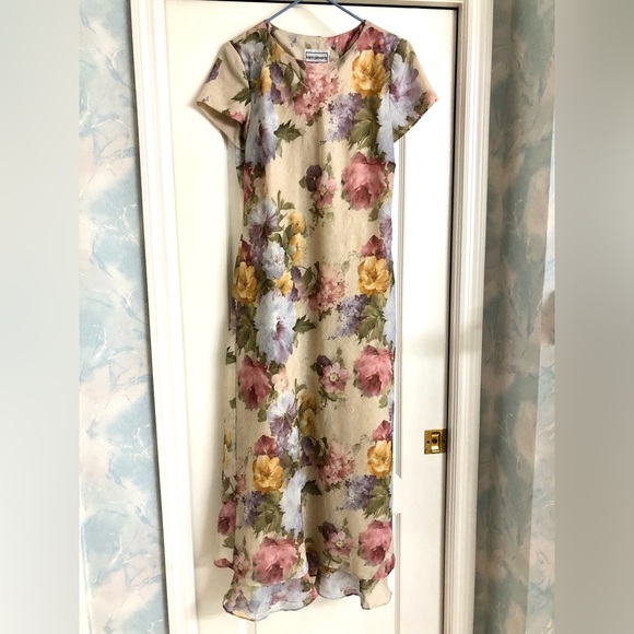 Ladies size 14 Karin Stevens elegant, easy wearing floral print long dress - Picture 2 of 12